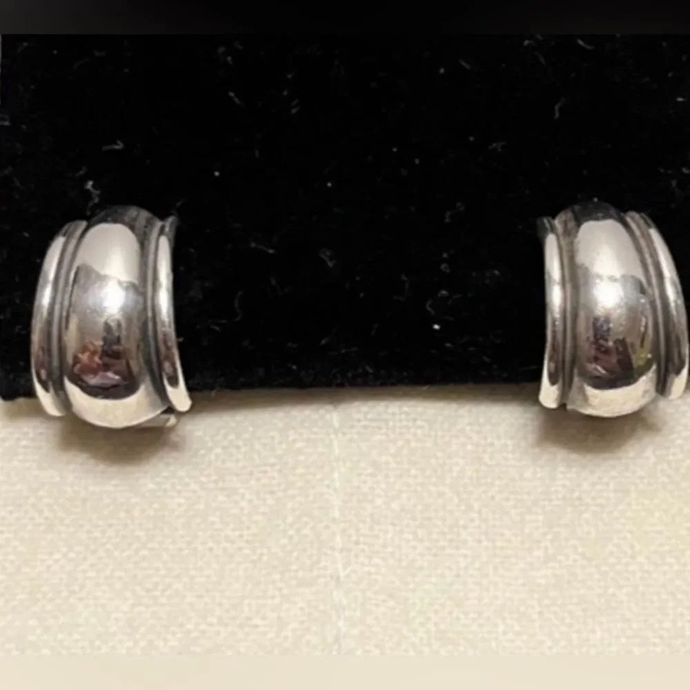 James Avery Retired Christina French Clip Earrings